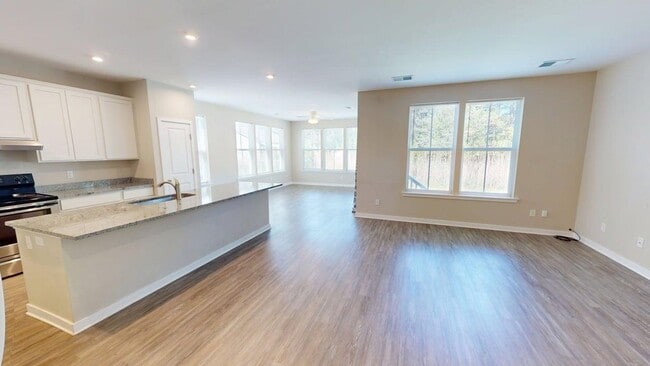 Building Photo - 38170 Castaway Dr