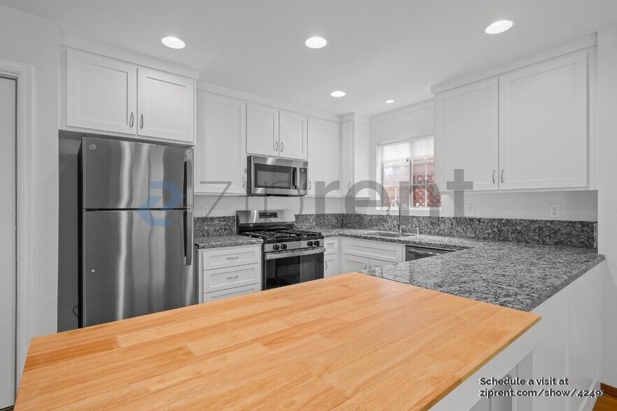 Building Photo - 2643 Spring Oaks Dr