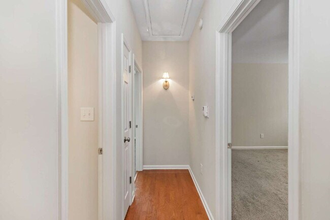 Building Photo - 19 Denby Cir