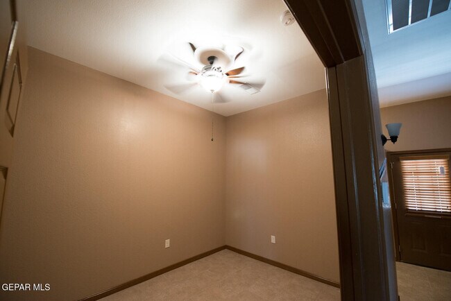 Building Photo - 326 Coates Dr