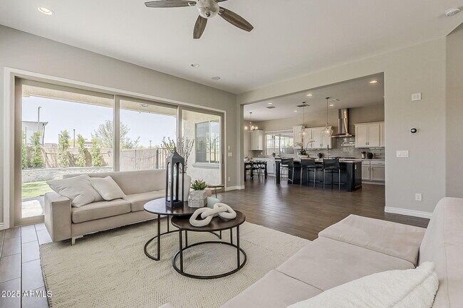 Building Photo - 3310 E Los Gatos Dr