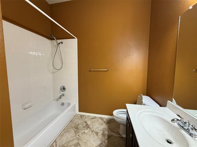 Building Photo - 816 Lake Grove Dr