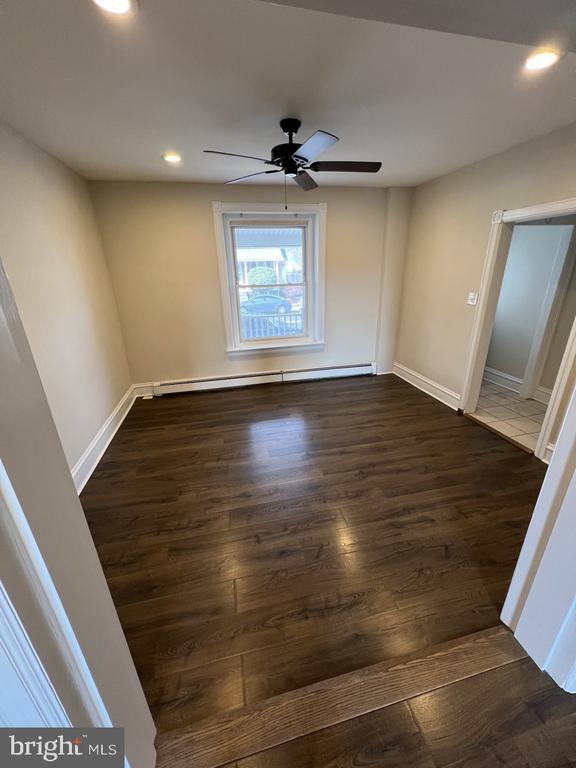 Building Photo - 429 S 9th St