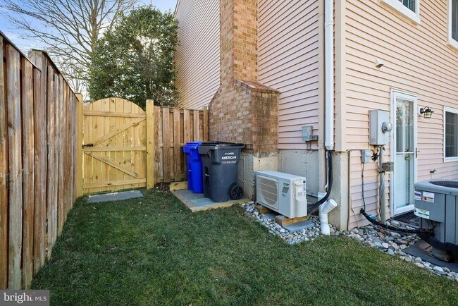 Building Photo - 5341 Harbor Ct Dr