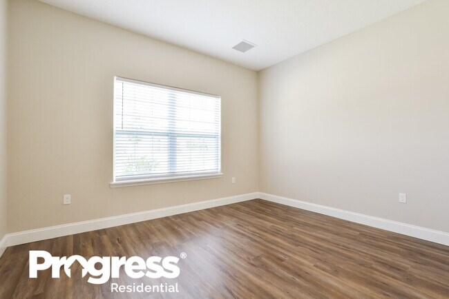 Building Photo - 14 Eleven Oaks Cir