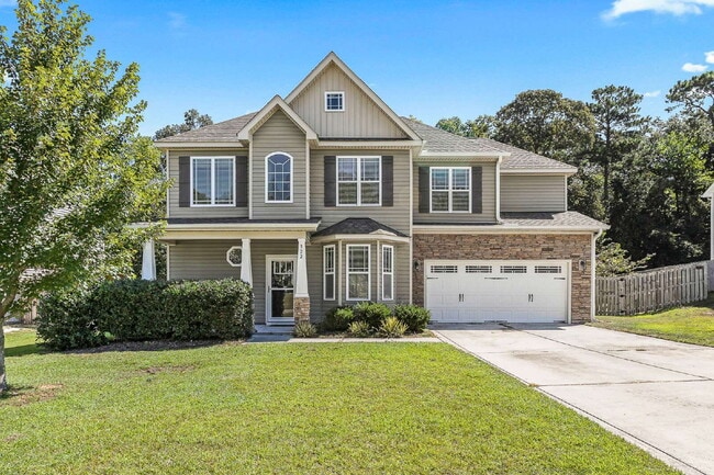 Primary Photo - Spacious home in the heart of Sneads Ferry!