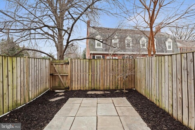 Building Photo - 3263 S Stafford St