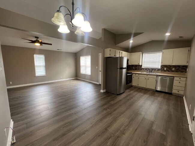 Building Photo - 101 Highlands Ct