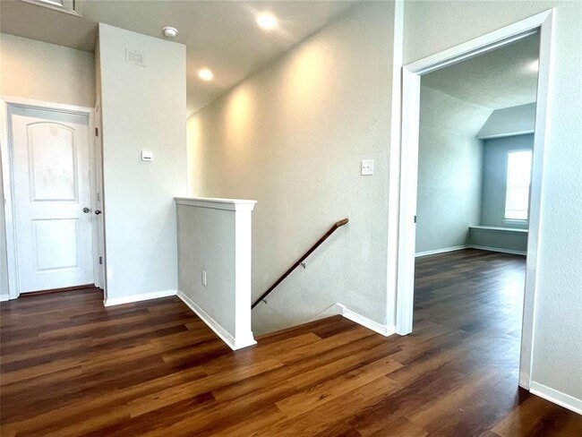 Building Photo - 6701 Wolf Pack Dr