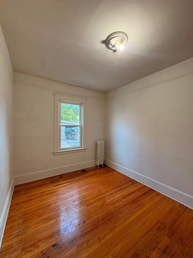 Building Photo - 58 Noxon St