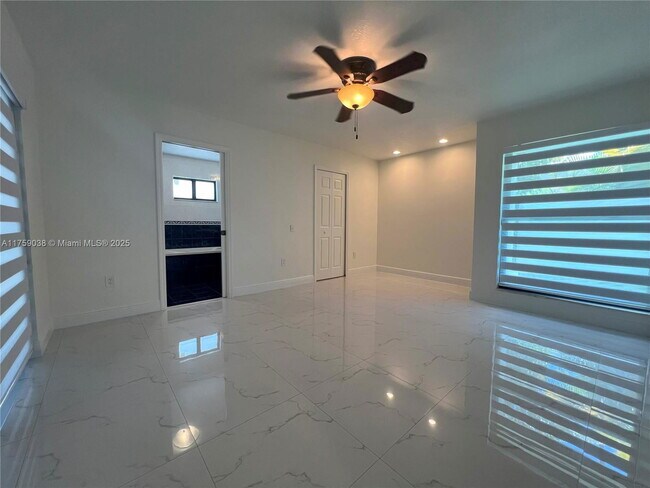 Building Photo - 8735 SW 54th Terrace