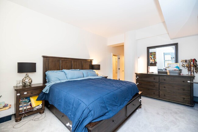 Building Photo - 165 N Canal St