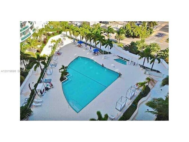 Building Photo - 7900 Harbor Island Dr