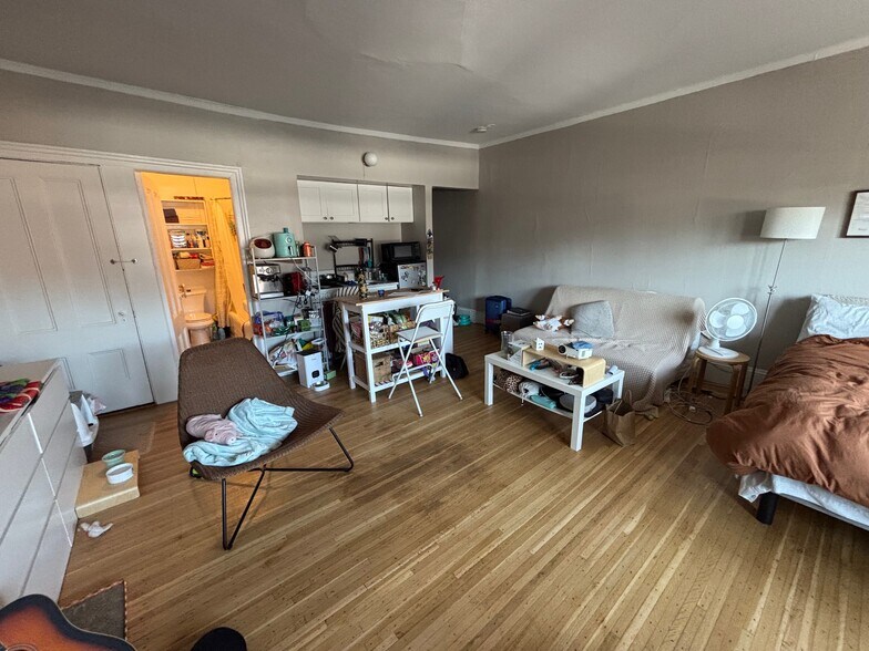 Building Photo - 85 Charles St