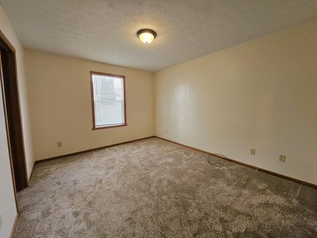 Building Photo - 101 Andrew Ct E