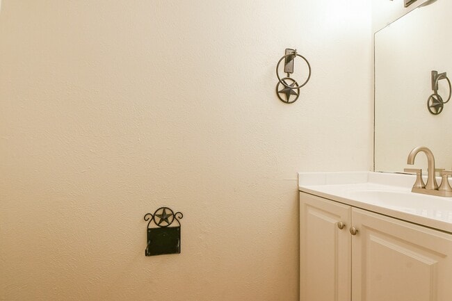 Building Photo - 26 Yewleaf Rd