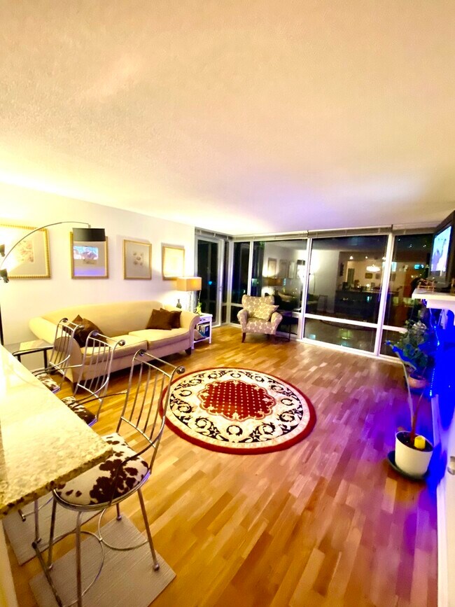 Building Photo - 9725 Woods Dr