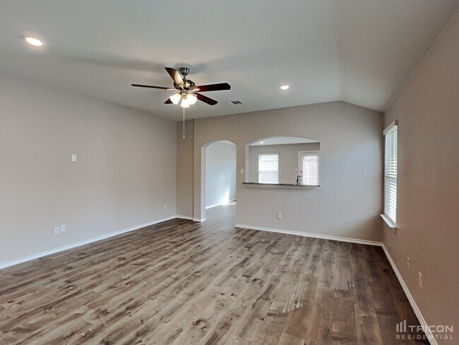 Building Photo - 2514 Henley Dr