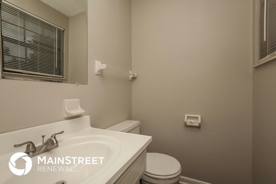 Building Photo - 431 Sunset Dr