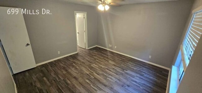 Building Photo - 699 E Mls Dr