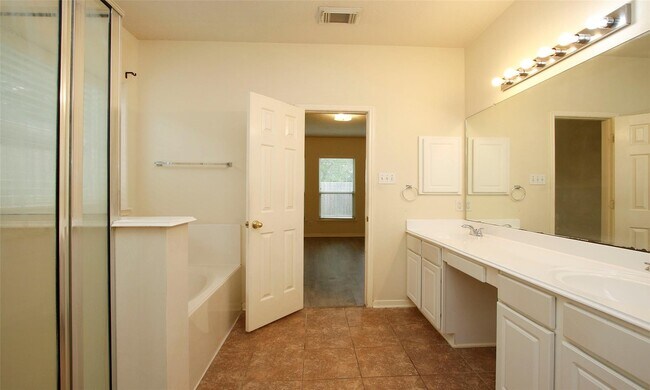 Building Photo - 20506 Spring Lilac Ln