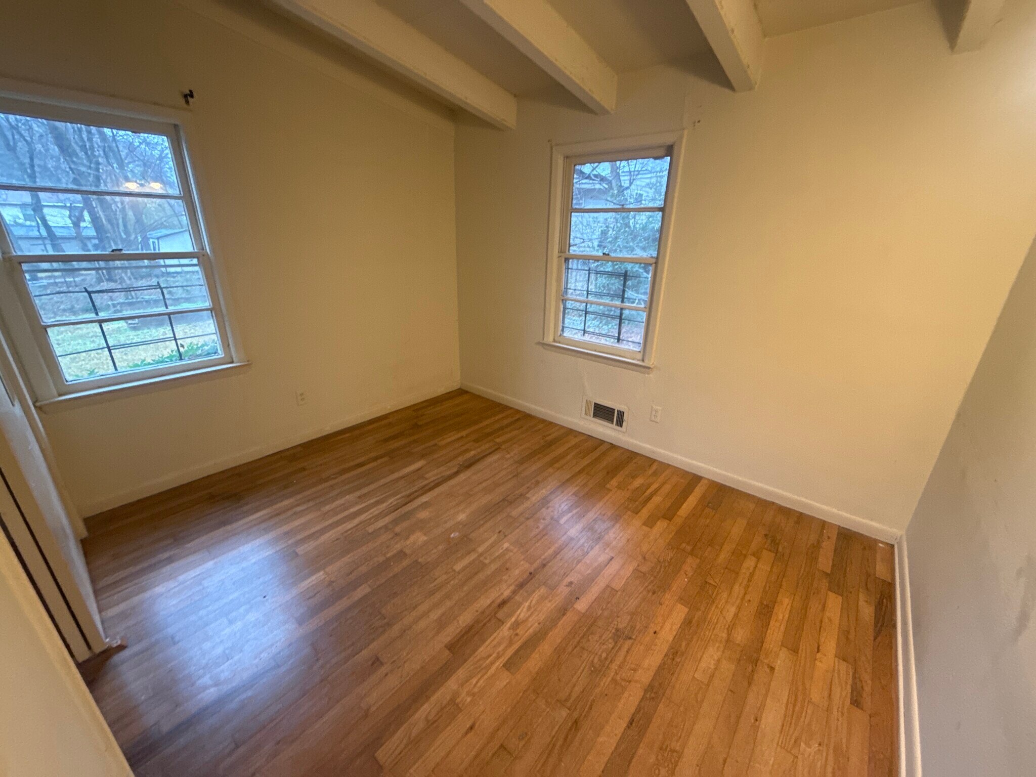 Building Photo - 1009 Hampton St NW