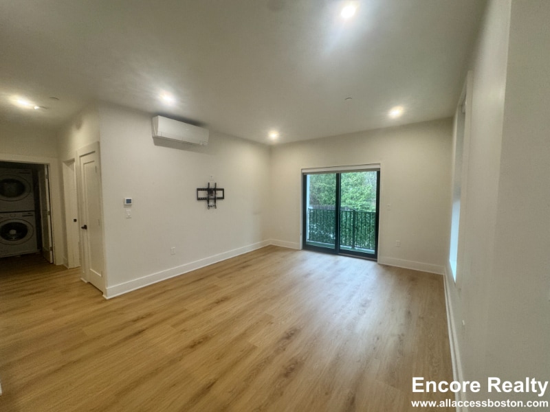 Building Photo - 69 Bailey St