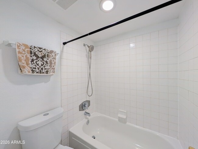 Building Photo - 4211 E Palm Ln