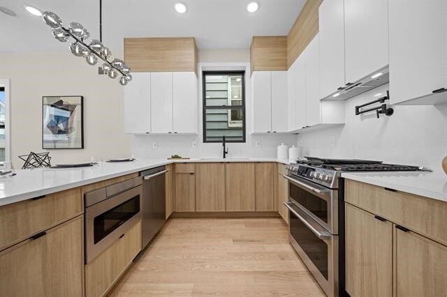 Building Photo - 27 Graham St