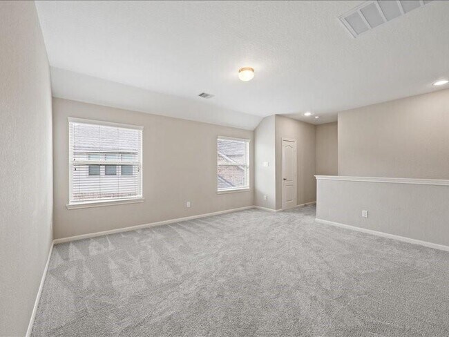 Building Photo - 1614 Mahan Dr