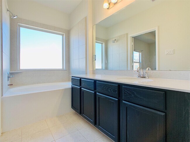 Building Photo - 17114 Taffaine Dr
