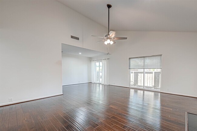 Building Photo - 1502 Prairie Grove Dr