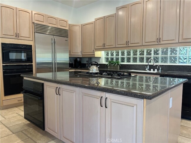 Building Photo - 45540 Cielito Dr