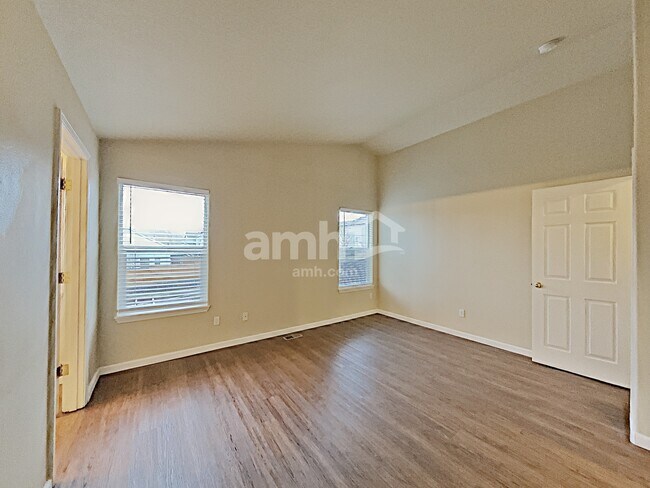 Building Photo - 13269 SE Piper Dr