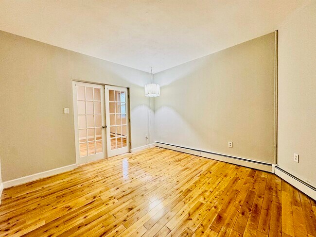 Building Photo - 11 W 44th St