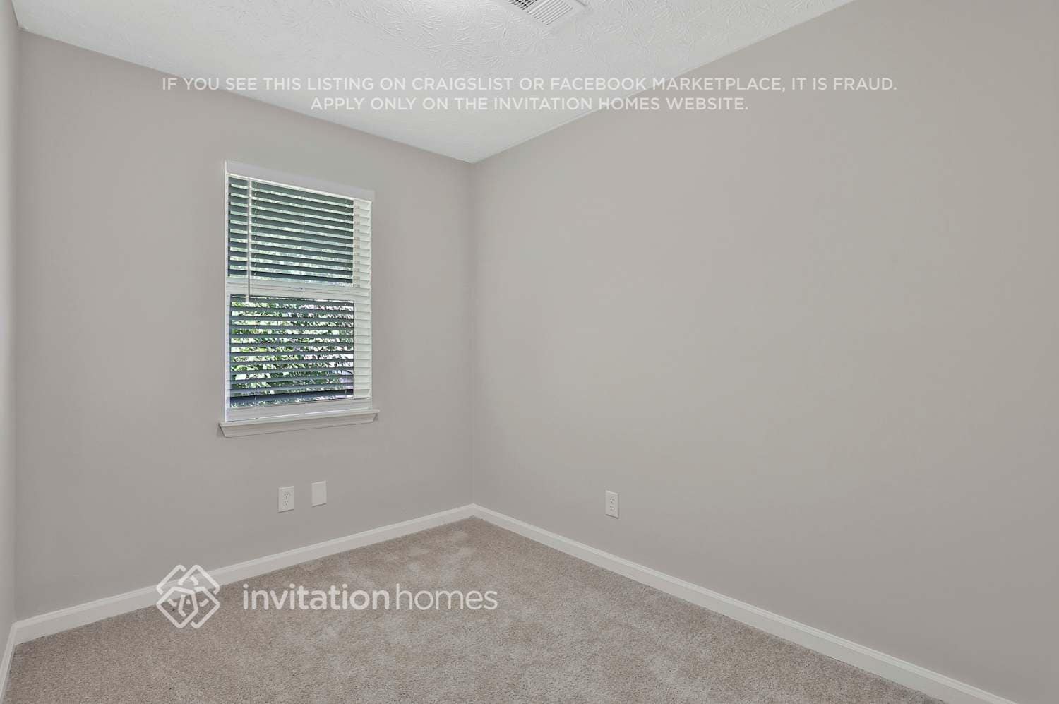 Building Photo - 690 Greenhedge Dr