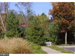 Building Photo - 15 Fountayne Ct