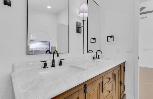 Building Photo - 2622 Liz Ln