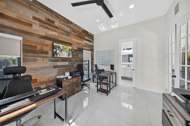 Building Photo - 2211 NE 43rd St