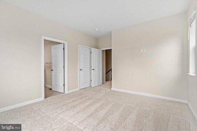 Building Photo - 808 Creekway Dr