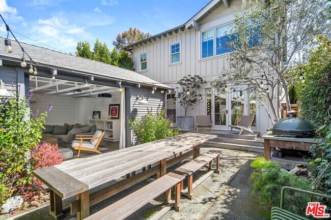 Building Photo - 821 Nowita Pl