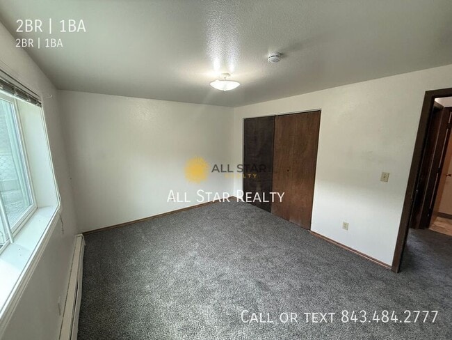 Building Photo - 533 N Price-2