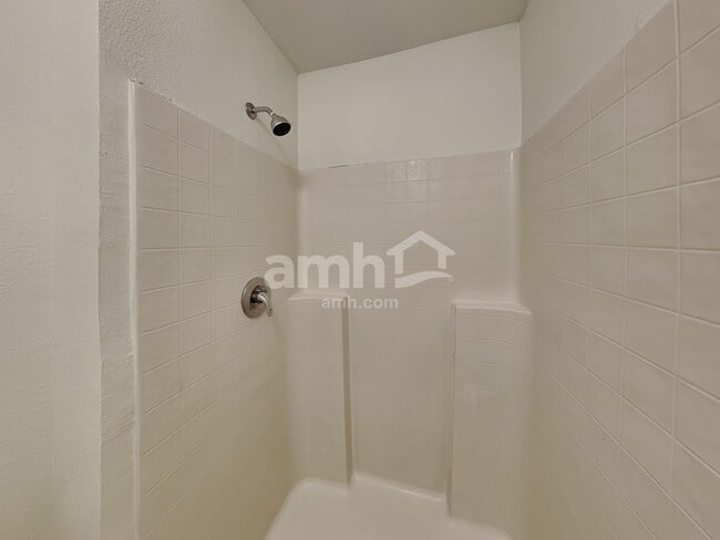 Building Photo - 8058 Misty Meadow Ct N