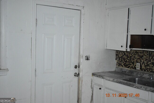 Building Photo - 3189 Somerset Dr