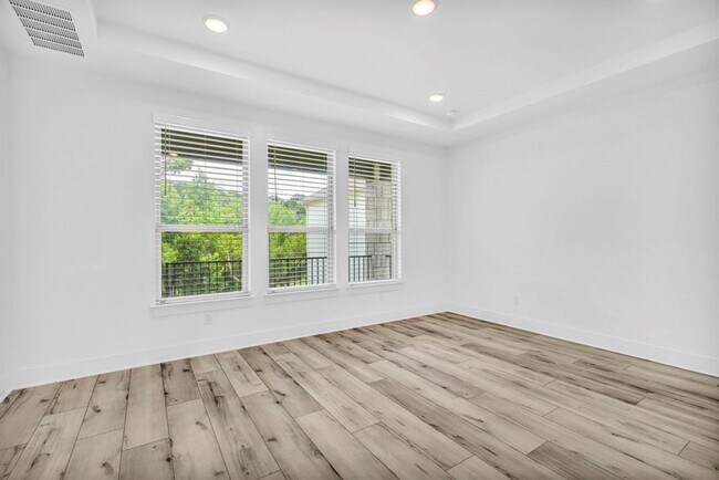 Building Photo - 1304 Brescia Walk