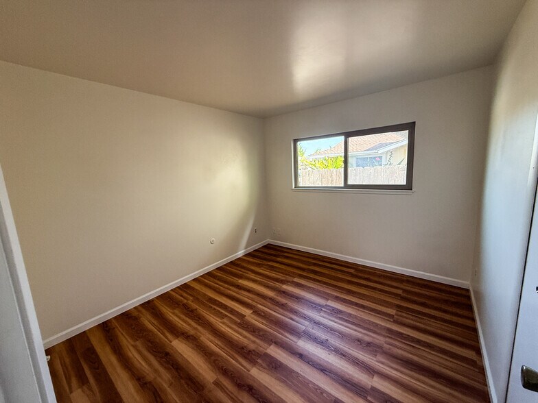 Building Photo - 7003 Batista St