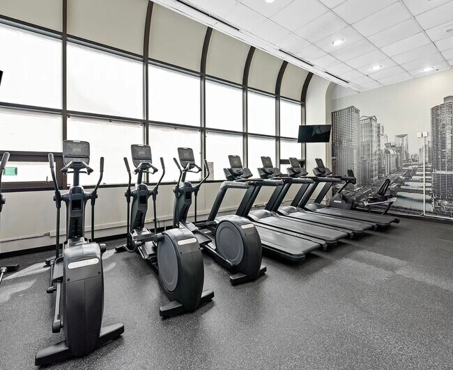 Building Photo - 211 E Ohio St