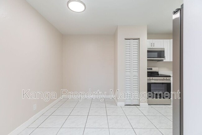 Building Photo - 7750 SW 10th Ct