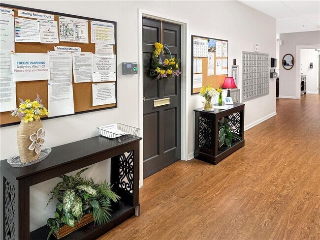 Building Photo - 475 Mount Vernon Hwy NE