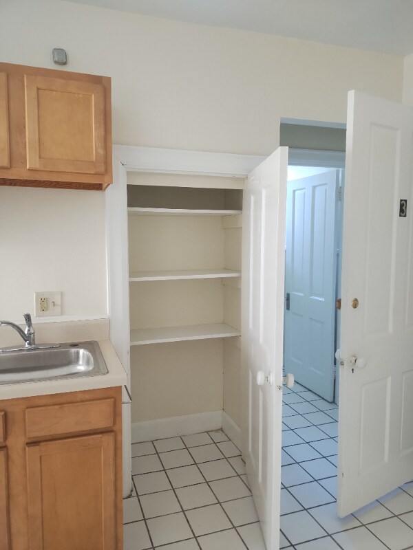 Building Photo - 3521 Clifton Ave